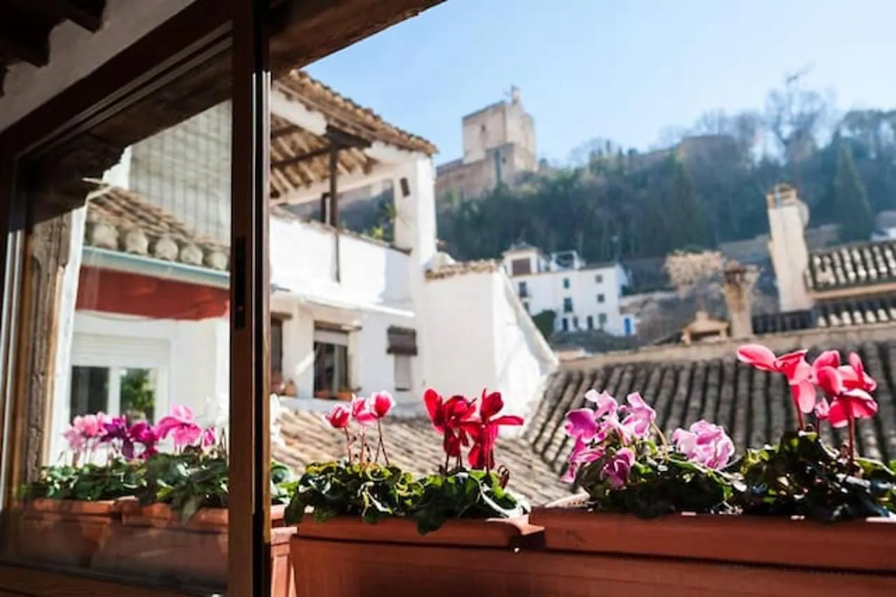 Comfortable Apartment In Granada With Air Conditioning