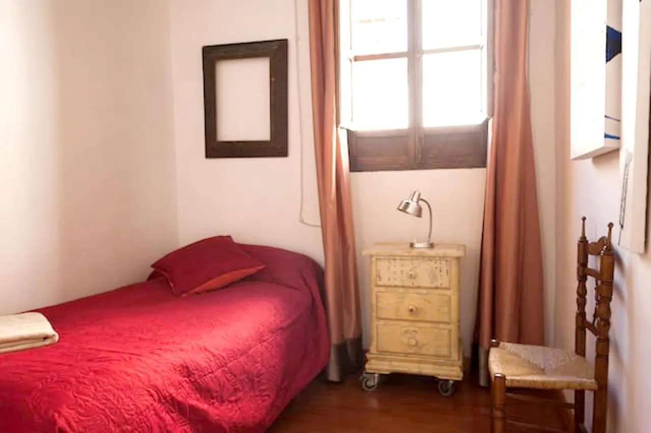 Comfortable Apartment In Granada With Air Conditioning
